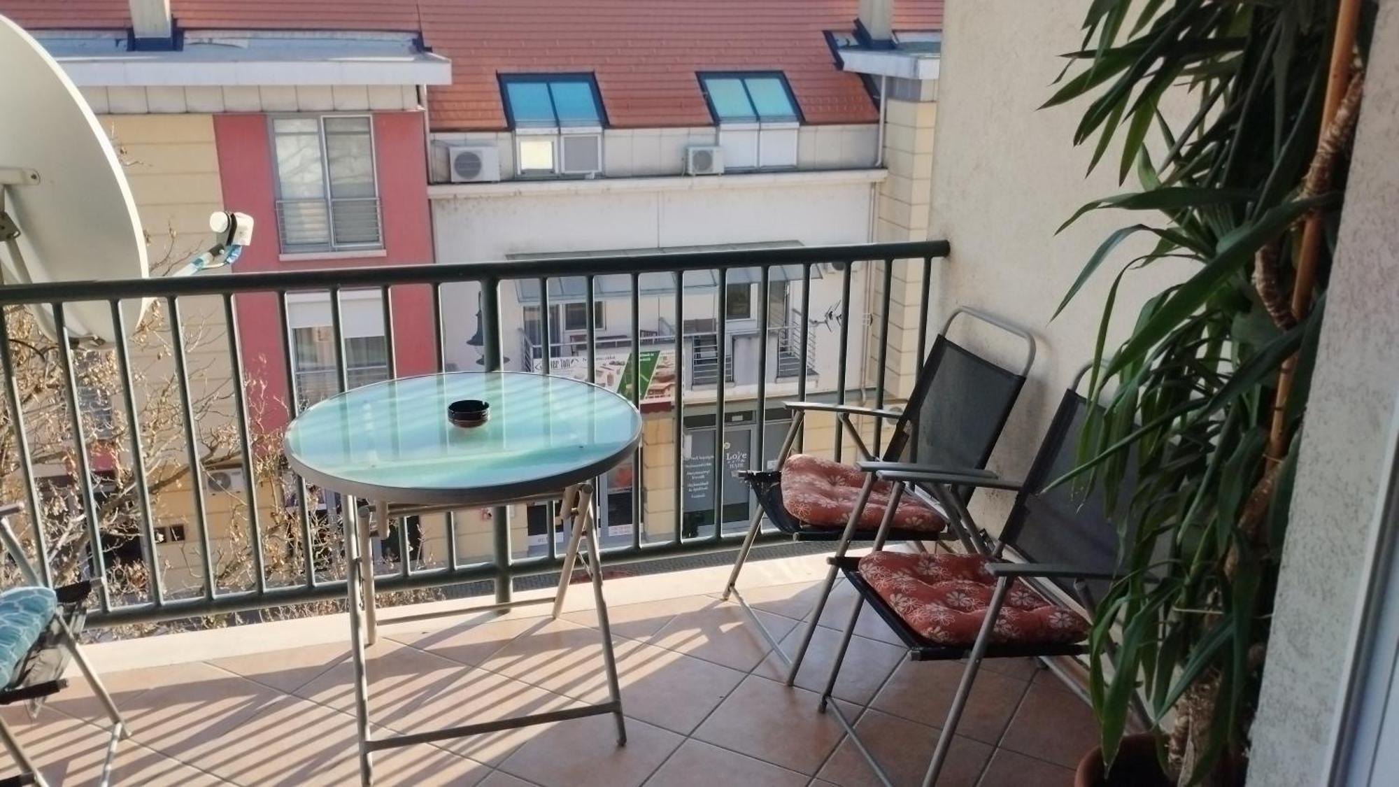 Tommy Apartman Hajdúszoboszló Buitenkant foto