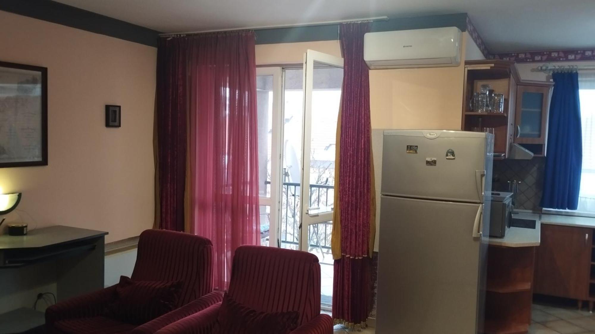 Tommy Apartman Hajdúszoboszló Buitenkant foto