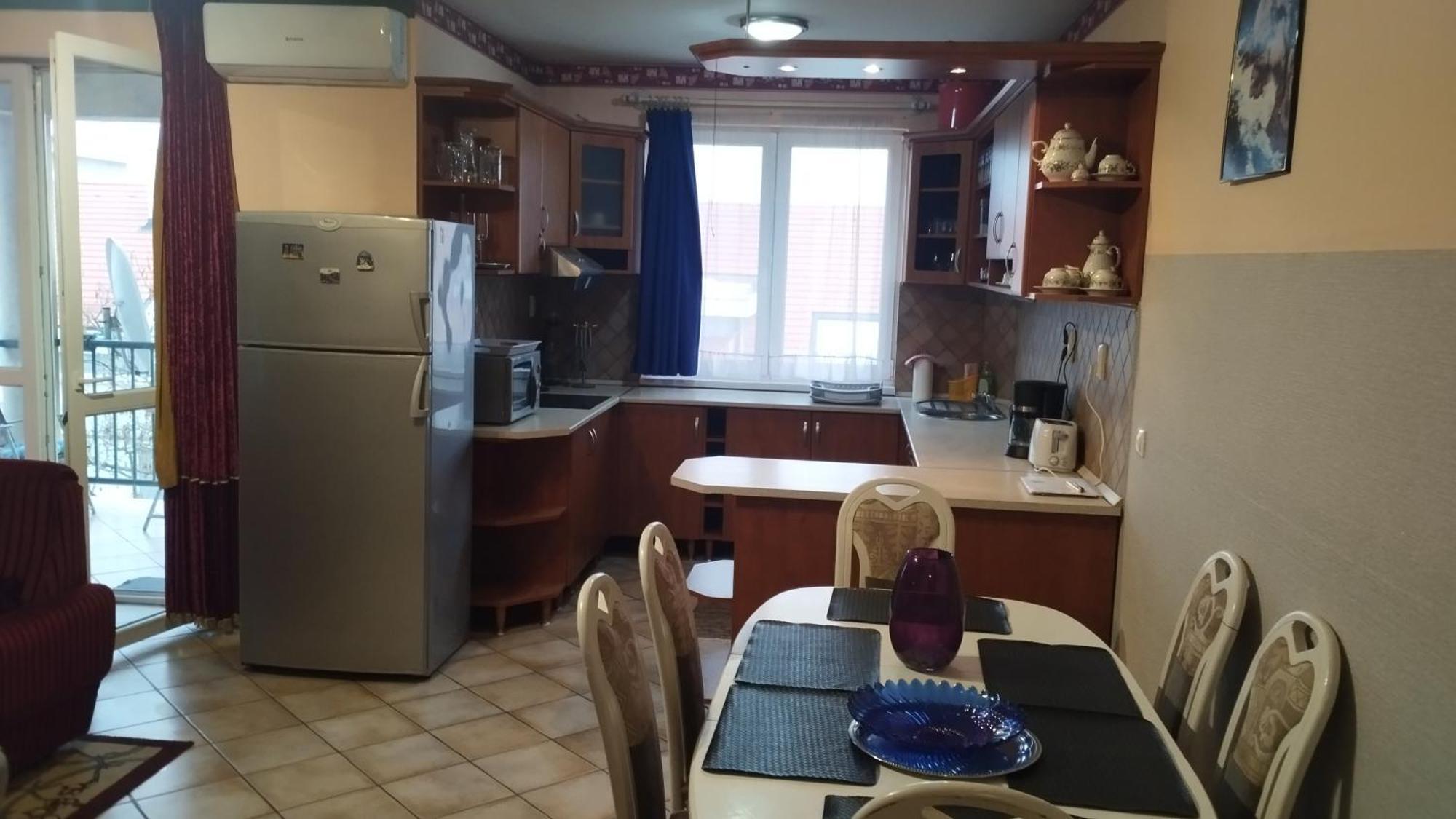 Tommy Apartman Hajdúszoboszló Buitenkant foto