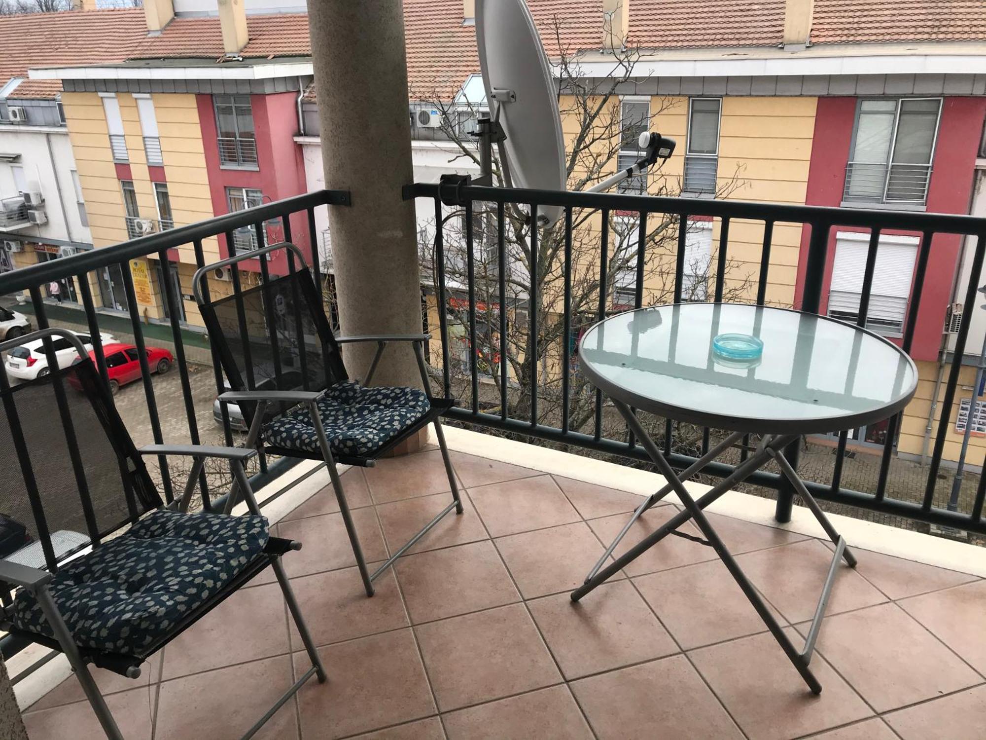 Tommy Apartman Hajdúszoboszló Buitenkant foto