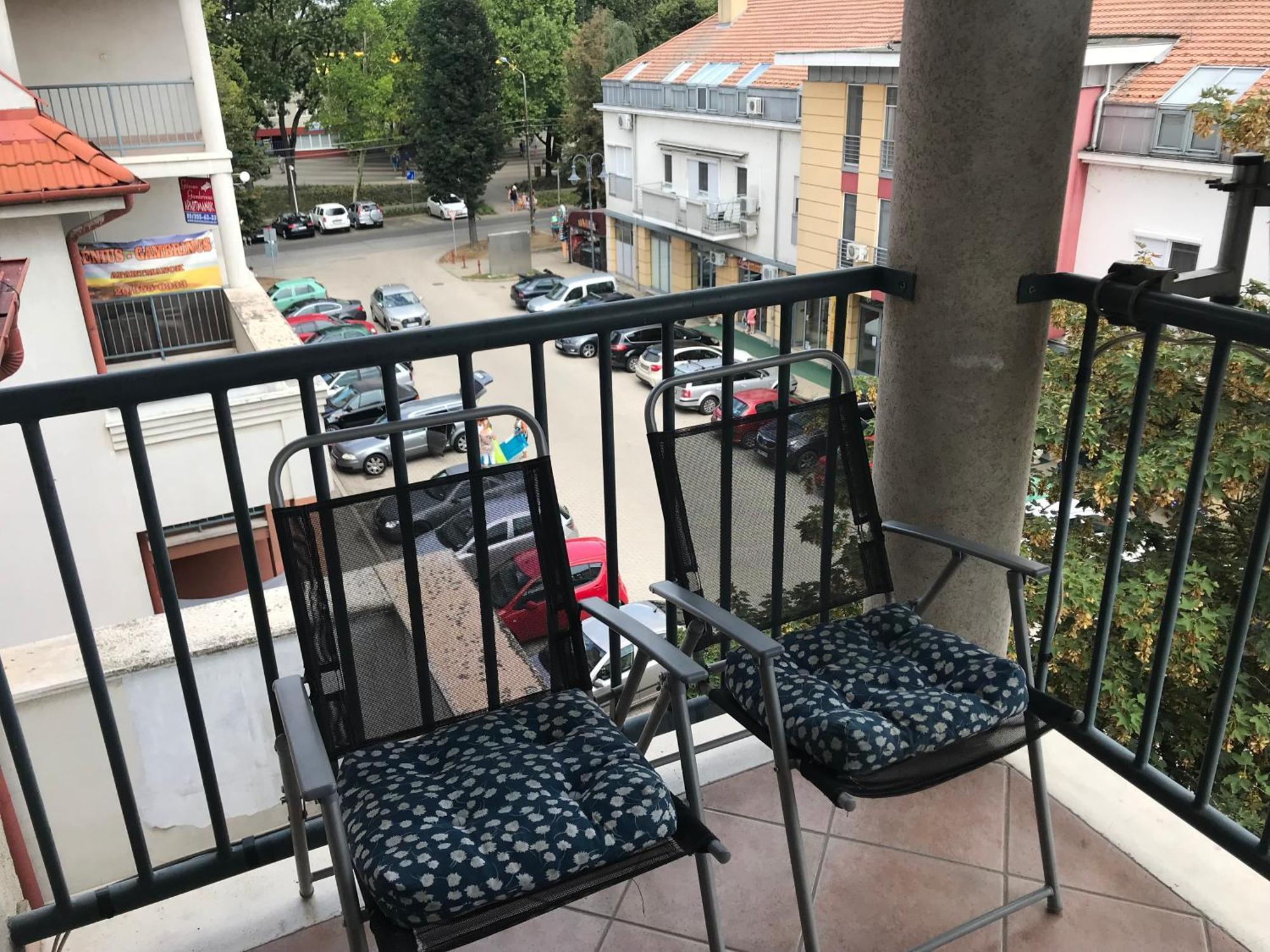 Tommy Apartman Hajdúszoboszló Buitenkant foto