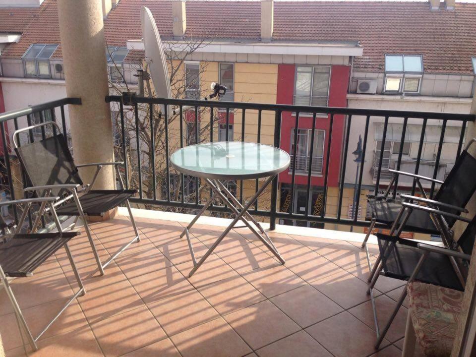 Tommy Apartman Hajdúszoboszló Buitenkant foto